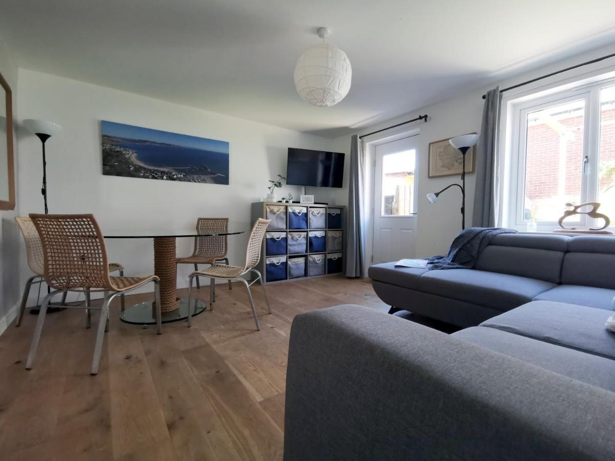 2 Bedroom House With Free Parking Лайм-Реджис Экстерьер фото
